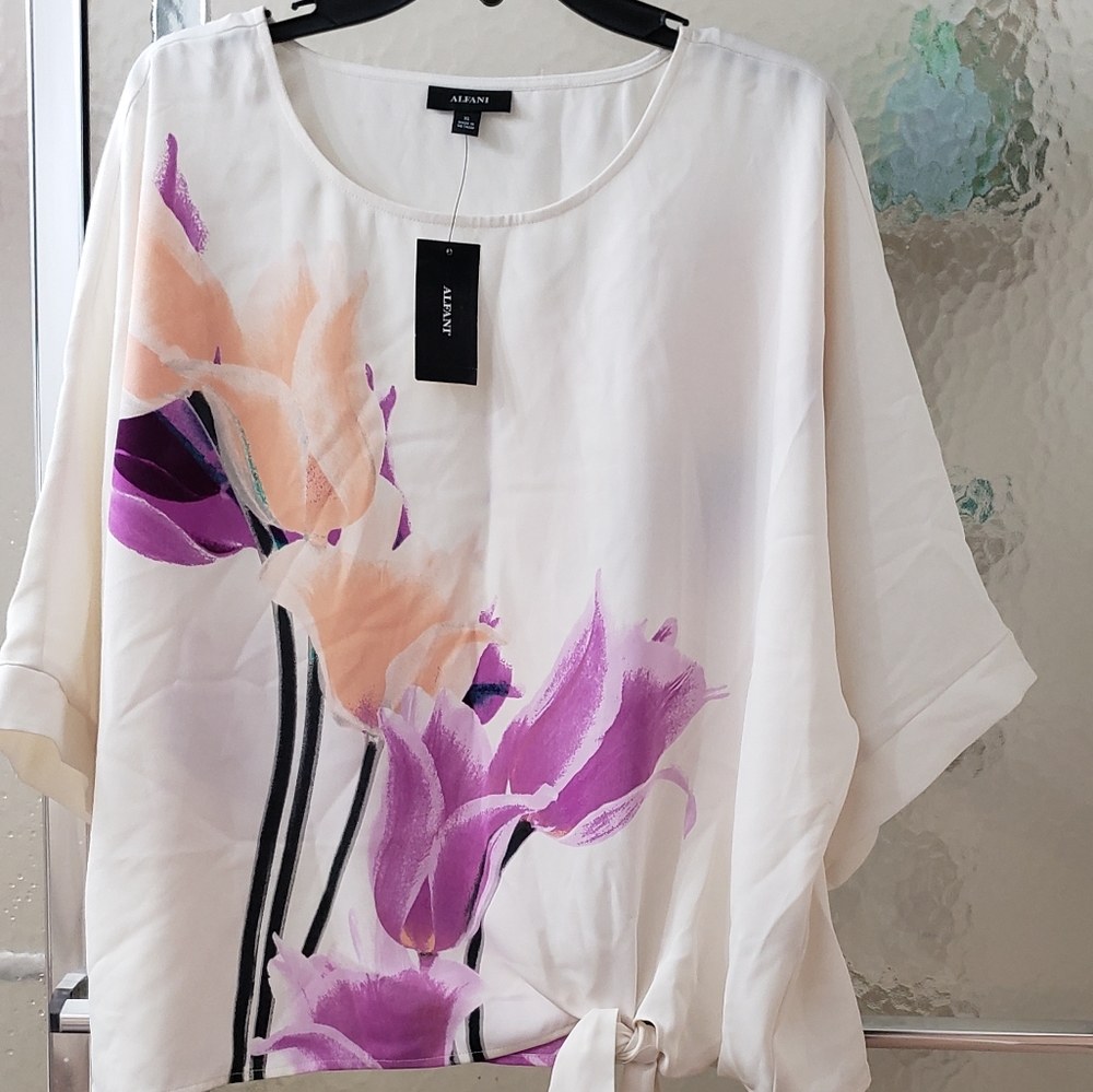 NWT Alfani Fresh Petal Blouse; XL Short Sleeve $55